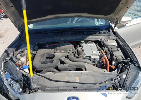 2015 Ford Fusion Energi Titanium from USA, damaged, VIN 3FA6P0SU7FR191324